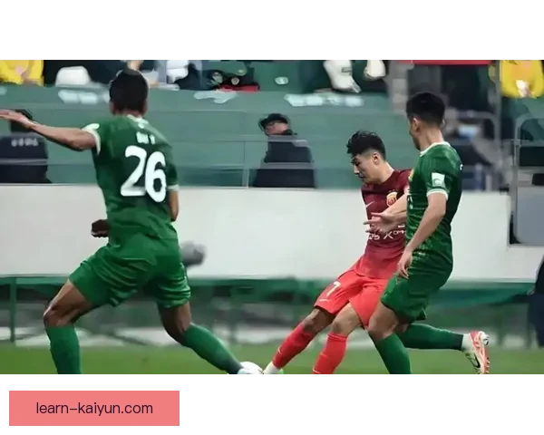 世界杯激战正酣各国豪强争夺晋级席位引球迷热议